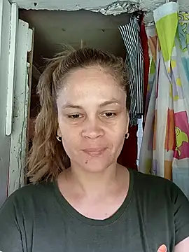 Snapshot of Chica_fuego chatting on 10.12.25 Chica fuego online show from 10.12.25