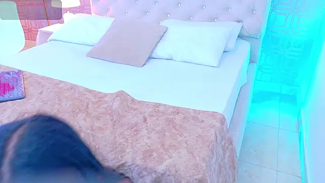 Samanta Isel online show from 02.17.26