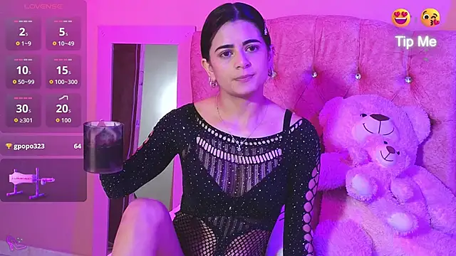 Snapshot of bella_thixx chatting on 11.11.25 bella thixx online show from 11.11.25