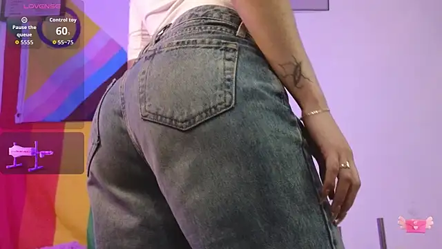 Snapshot of bella_thixx chatting on 01.15.26 bella thixx online show from 01.15.26