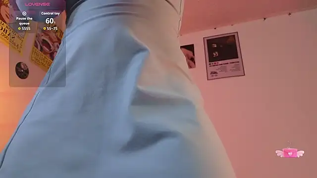 Snapshot of bella_thixx chatting on 02.15.26 bella thixx online show from 02.15.26