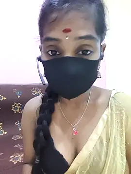 Snapshot of mounika26 chatting on 09.10.25 mounika26 online show from 09.10.25
