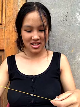 Snapshot of May_nhi chatting on 09.09.25 May nhi online show from 09.09.25