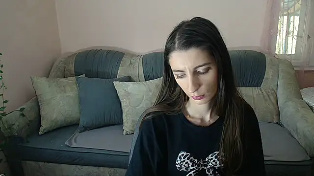 Snapshot of Ella_Myst chatting on 10.23.25 Ella Myst online show from 10.23.25