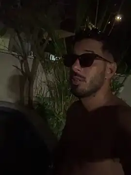 Snapshot of husbandandwifetobe chatting on 09.12.25 husbandandwifetobe online show from 09.12.25