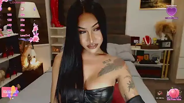 Snapshot of SeductiveVictoria chatting on 06.08.26 SeductiveVictoria online show from 06.08.26