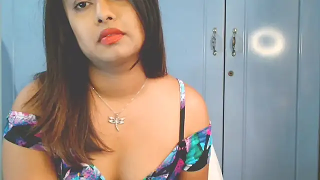 Snapshot of Indian_GlowingMiax chatting on 09.21.25 Indian GlowingMiax online show from 09.21.25