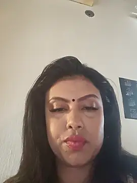 Indian GlowingMiax online show from 12.18.25