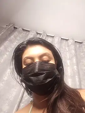 Snapshot of Indian_GlowingMiax chatting on 04.18.26 Indian GlowingMiax online show from 04.18.26
