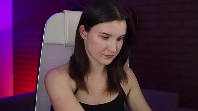 AgataWillis online show from 10.23.25