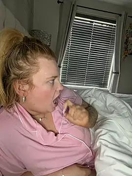 Snapshot of MysteriousMylaX chatting on 03.29.26 MysteriousMylaX online show from 03.29.26