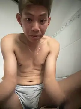 linh21107 online show from 11.21.25