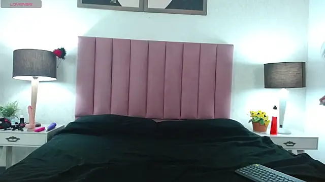 Lolagolden1 online show from 10.24.25