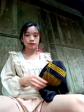 Snapshot of beobeo_2xx chatting on 09.11.25 beobeo 2xx online show from 09.11.25