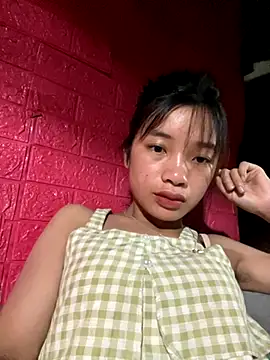 Snapshot of beobeo_2xx chatting on 10.04.25 beobeo 2xx online show from 10.04.25