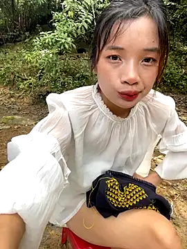 Snapshot of beobeo_2xx chatting on 10.05.25 beobeo 2xx online show from 10.05.25