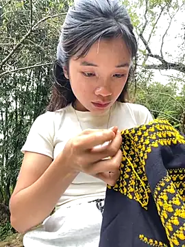 Snapshot of beobeo_2xx chatting on 10.15.25 beobeo 2xx online show from 10.15.25