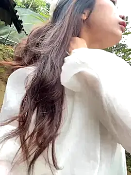 Snapshot of beobeo_2xx chatting on 10.20.25 beobeo 2xx online show from 10.20.25