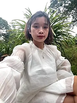 Snapshot of beobeo_2xx chatting on 10.21.25 beobeo 2xx online show from 10.21.25