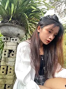 Snapshot of beobeo_2xx chatting on 10.23.25 beobeo 2xx online show from 10.23.25