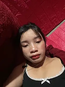 Snapshot of beobeo_2xx chatting on 10.27.25 beobeo 2xx online show from 10.27.25