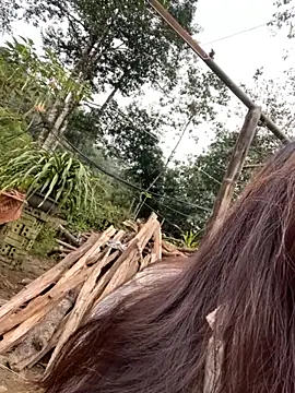 Snapshot of beobeo_2xx chatting on 10.29.25 beobeo 2xx online show from 10.29.25