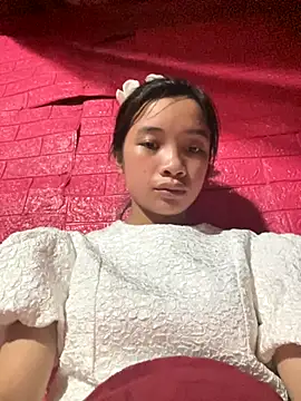 Snapshot of beobeo_2xx chatting on 10.31.25 beobeo 2xx online show from 10.31.25