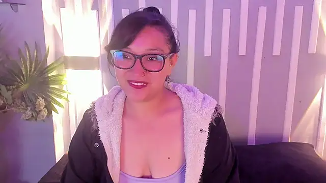Snapshot of Skye_bluee_ chatting on 09.20.25 Skye bluee  online show from 09.20.25