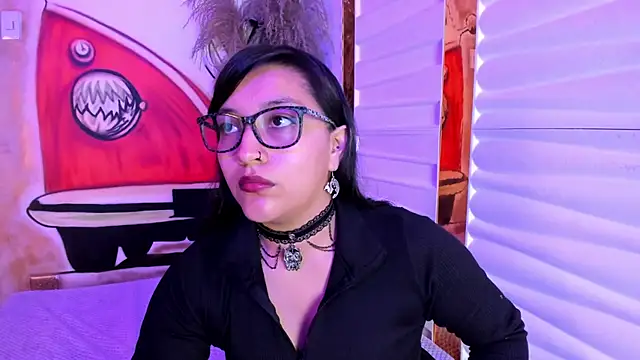 Snapshot of Skye_bluee_ chatting on 10.26.25 Skye bluee  online show from 10.26.25