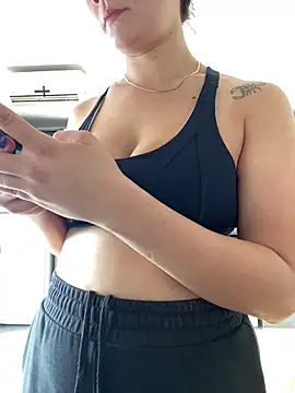 Danielaeliana online show from 04.11.26