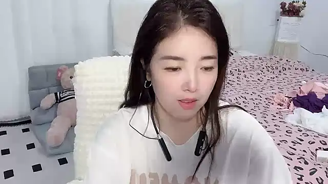 Xiali-166 online show from 10.26.25