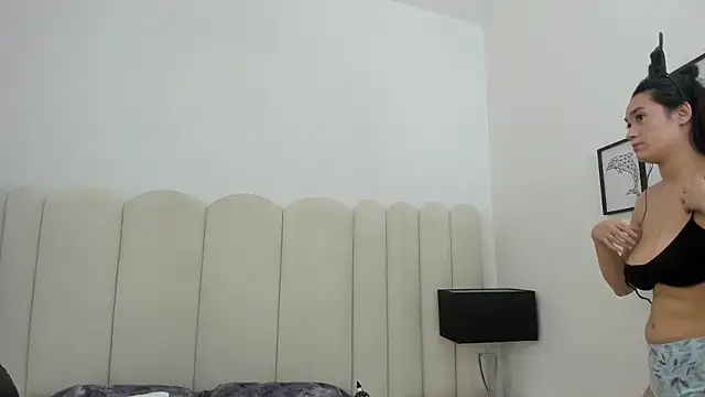 EmilyHanks  online show from 03.14.26