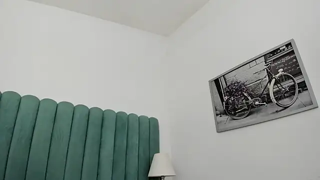 EmilyHanks  online show from 03.24.26