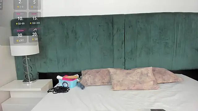 EmilyHanks  online show from 04.05.26