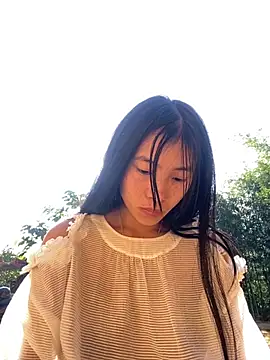 EmLy02 online show from 11.16.25