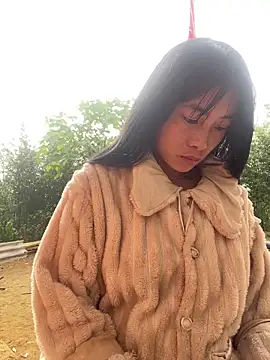 EmLy02 online show from 12.23.25