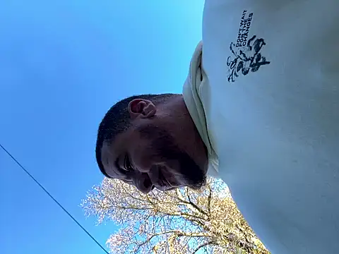 Snapshot of kev0n2389 chatting on 10.11.25 kev0n2389 online show from 10.11.25