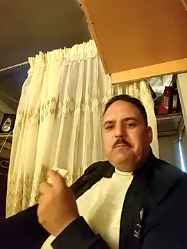 Snapshot of mM0140 chatting on 12.03.25 mM0140 online show from 12.03.25