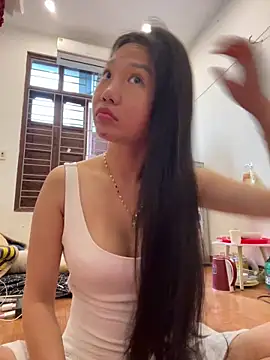 Miumieu online show from 12.20.25