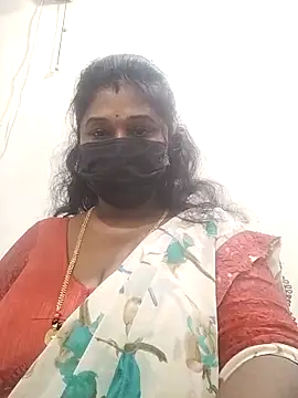 Snapshot of chaitara-reddy chatting on 10.27.25 chaitara-reddy online show from 10.27.25