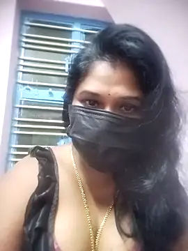 Snapshot of chaitara-reddy chatting on 10.29.25 chaitara-reddy online show from 10.29.25