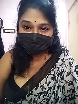 Snapshot of chaitara-reddy chatting on 11.14.25 chaitara-reddy online show from 11.14.25