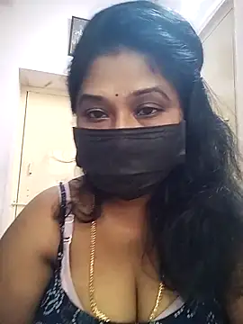 Snapshot of chaitara-reddy chatting on 11.19.25 chaitara-reddy online show from 11.19.25