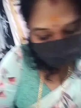 Snapshot of chaitara-reddy chatting on 12.19.25 chaitara-reddy online show from 12.19.25