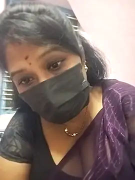 Snapshot of chaitara-reddy chatting on 01.06.26 chaitara-reddy online show from 01.06.26