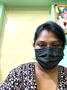 Snapshot of chaitara-reddy chatting on 02.15.26 chaitara-reddy online show from 02.15.26