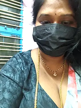 Snapshot of chaitara-reddy chatting on 04.17.26 chaitara-reddy online show from 04.17.26