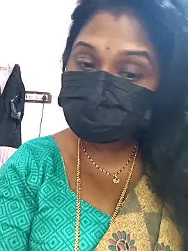 Snapshot of chaitara-reddy chatting on 04.20.26 chaitara-reddy online show from 04.20.26