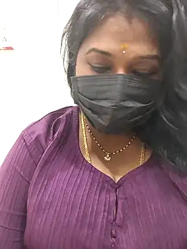 Snapshot of chaitara-reddy chatting on 04.23.26 chaitara-reddy online show from 04.23.26