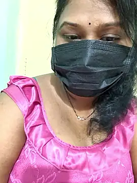Snapshot of chaitara-reddy chatting on 04.28.26 chaitara-reddy online show from 04.28.26
